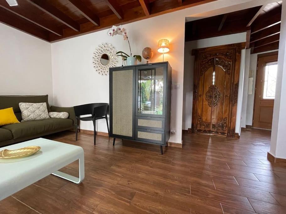 Villa La Playa Pieds Dans L'Eau Lagon + Piscine サンジルレバン エクステリア 写真